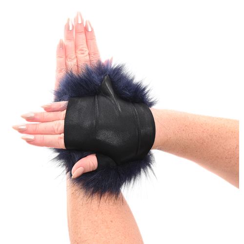 sportsheets-cougar-spiked-sensory-glove